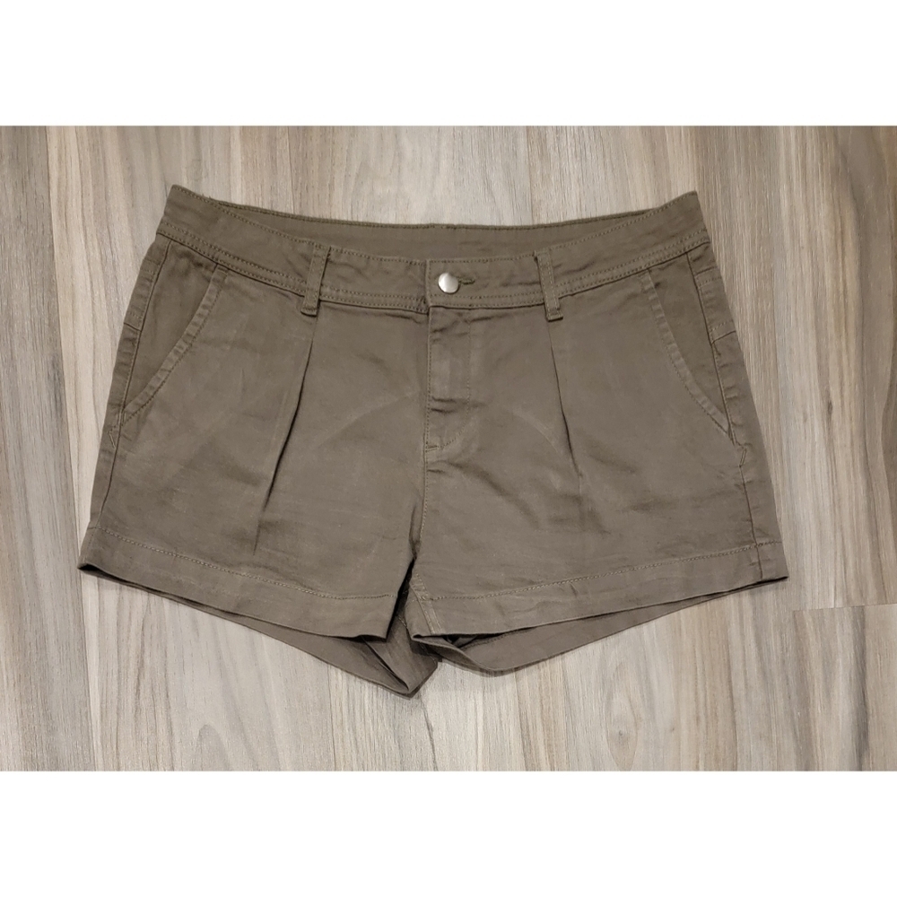 Lascana Front Pleated Shorts